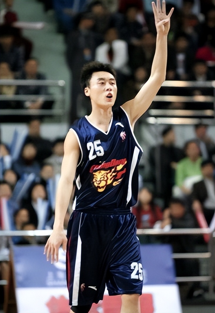 恒大临阵换帅，球队战术有所调整(恒大换帅2022年还能按时交房吗)