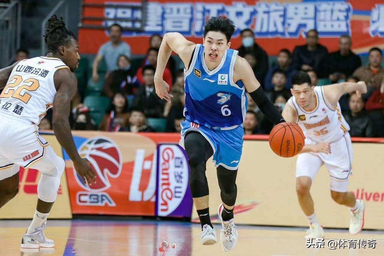 福建男篮在进攻防守中保持高度集中，取得胜利(福建男篮在进攻防守中保持高度集中,取得胜利的原因)