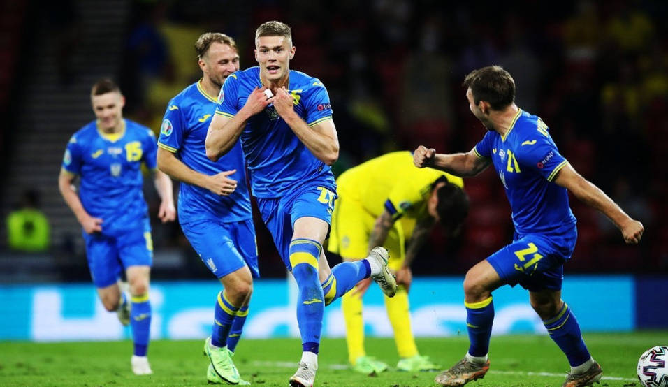 杏彩体育登录-北马其顿后卫埃利法拔剑指天，誓为欧预赛战一场的简单介绍