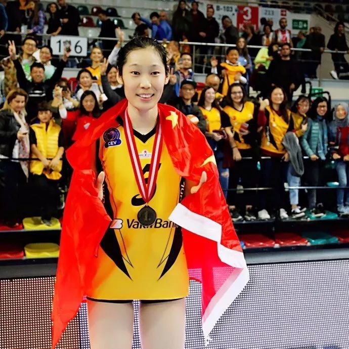 杏彩体育地址-荷兰游泳选手范佩恩再度登上领奖台