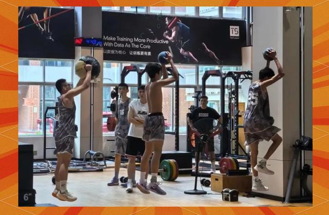 篮球场上的新气象：新秀崭露头角的简单介绍