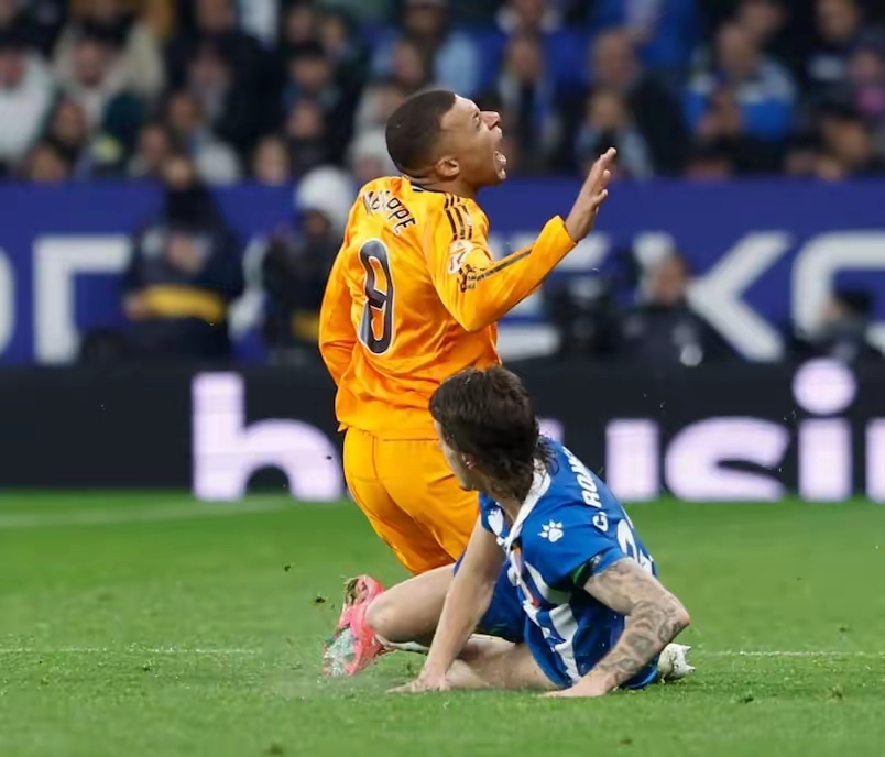 皇马客场大胜，马塞洛射杀敌手