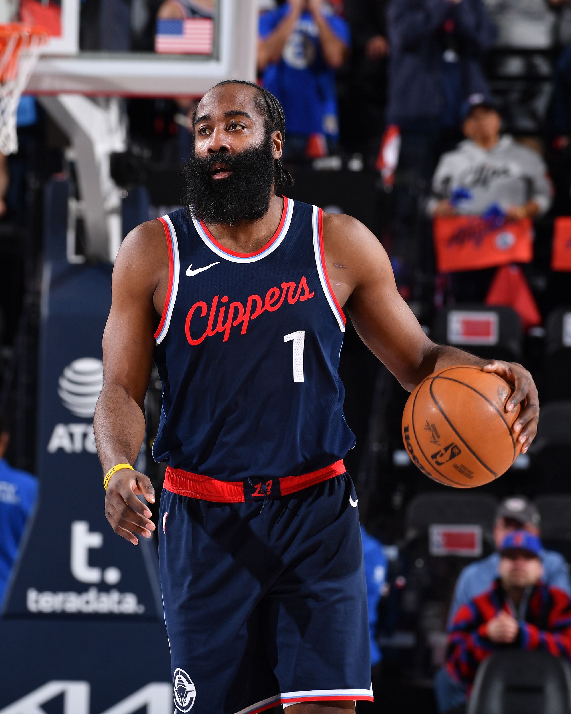 猛龙队连续取得五连胜,实力稳固 猛龙队连续取得五连胜,实力稳固