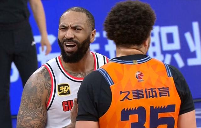 广东男篮上演绝杀，逆转击败对手