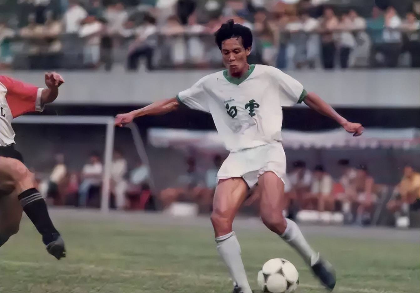 杏彩体育网页版登录入口-足球风云再起，球员技惊四座