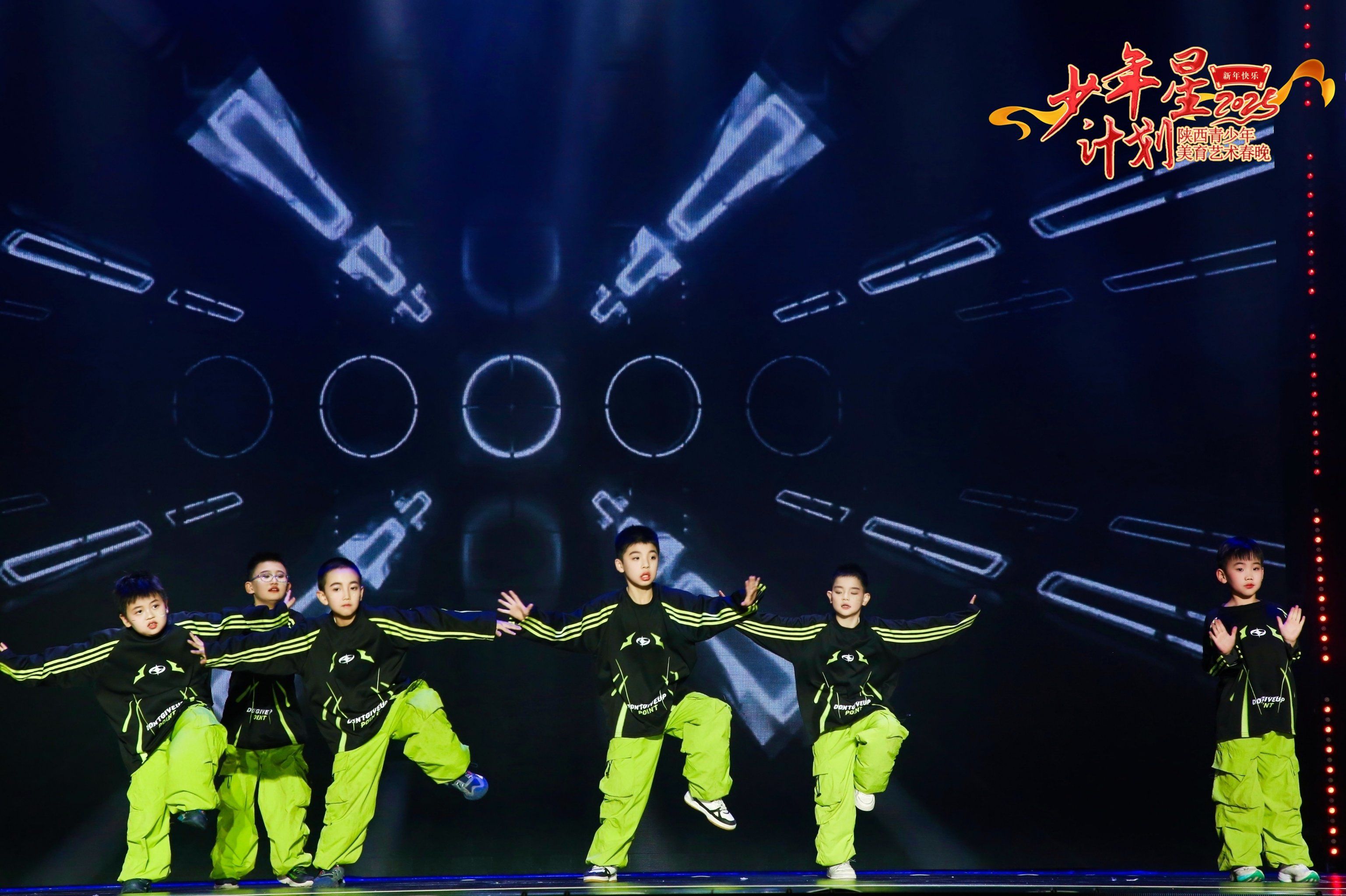 精湛技艺展现,运动风采荡漾体育舞台的简单介绍 精湛技艺展现,运动风采荡漾体育舞台的简单介绍