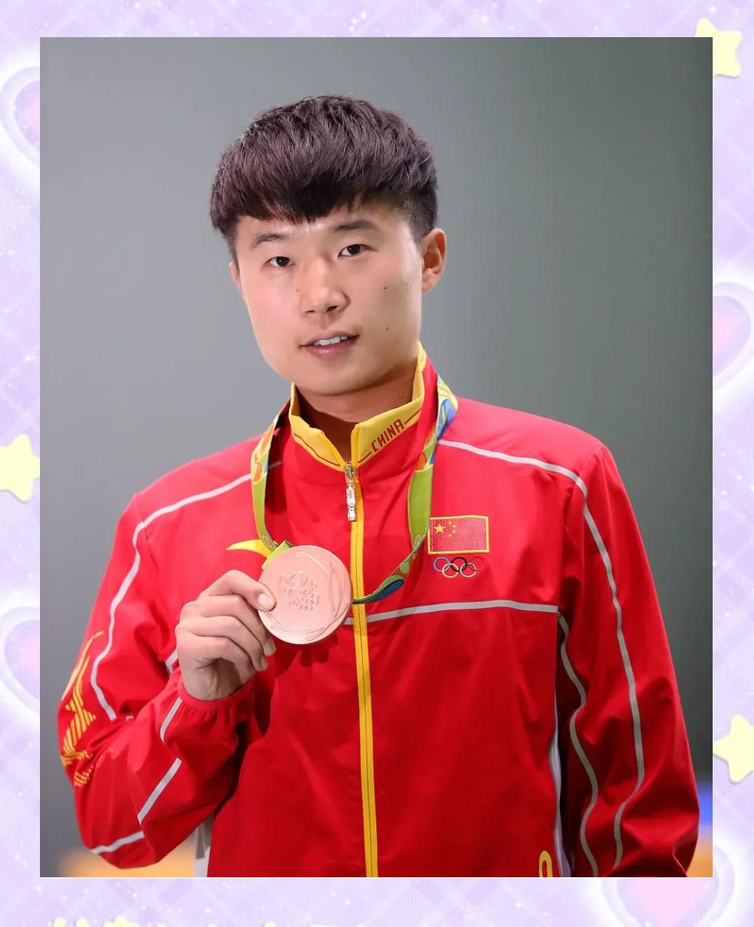 杏彩体育-一名运动员技术高超，助球队夺冠