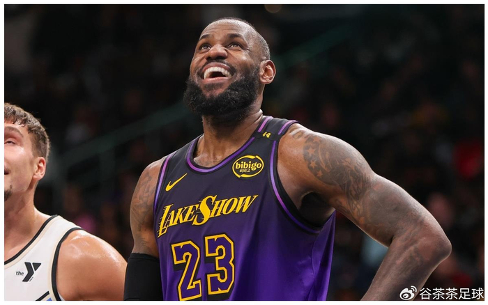 湖人队再负老鹰队,胜利路还远 湖人队再负老鹰队,胜利路还远