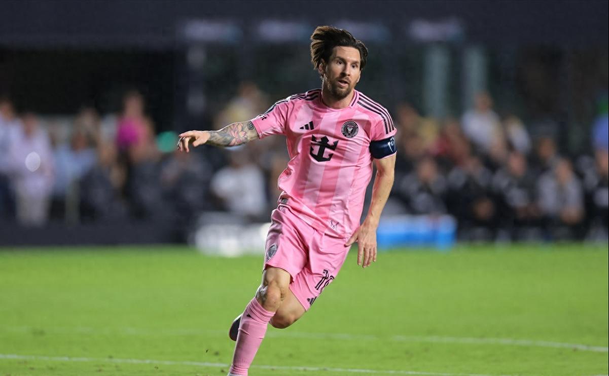 包含梅西将离开巴萨？阿根廷传奇在接受采访时透露未来计划的词条