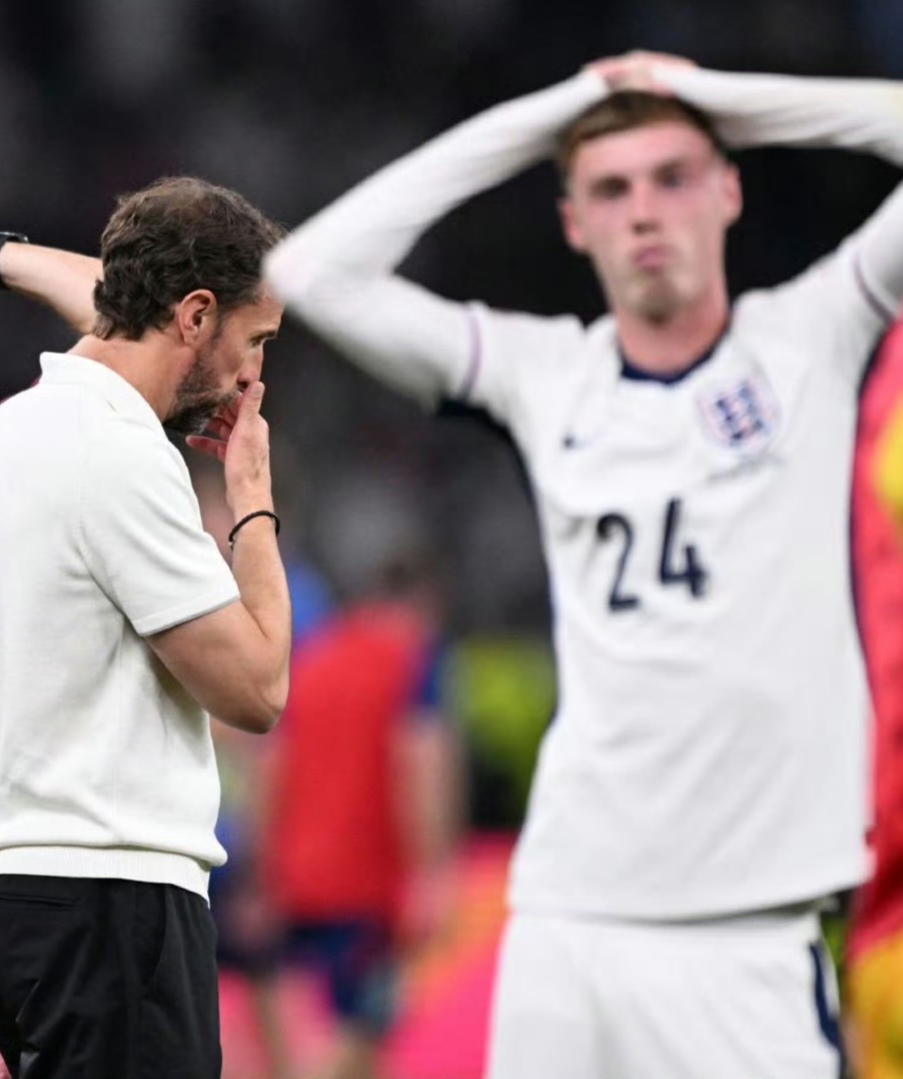 包含英格兰主场力克瑞士获得胜利的词条