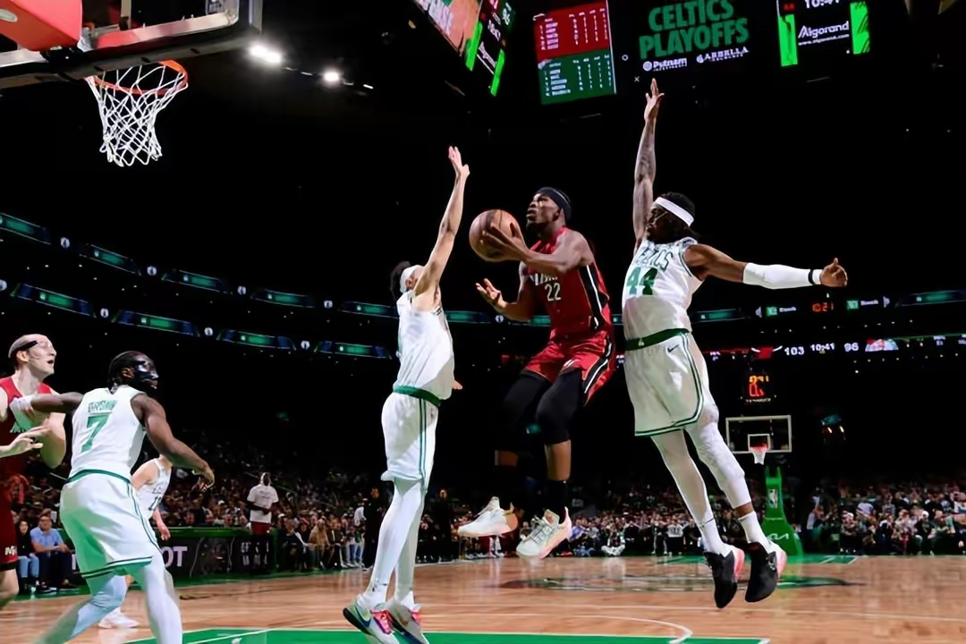 公牛全队爆发,反客为主击败凯尔特人 公牛全队爆发,反客为主击败凯尔特人