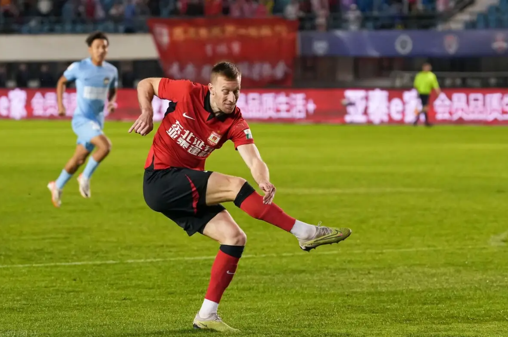 杏彩体育网页版入口-长春亚泰击败武汉卓尔，飒爽英姿赢得掌声的简单介绍