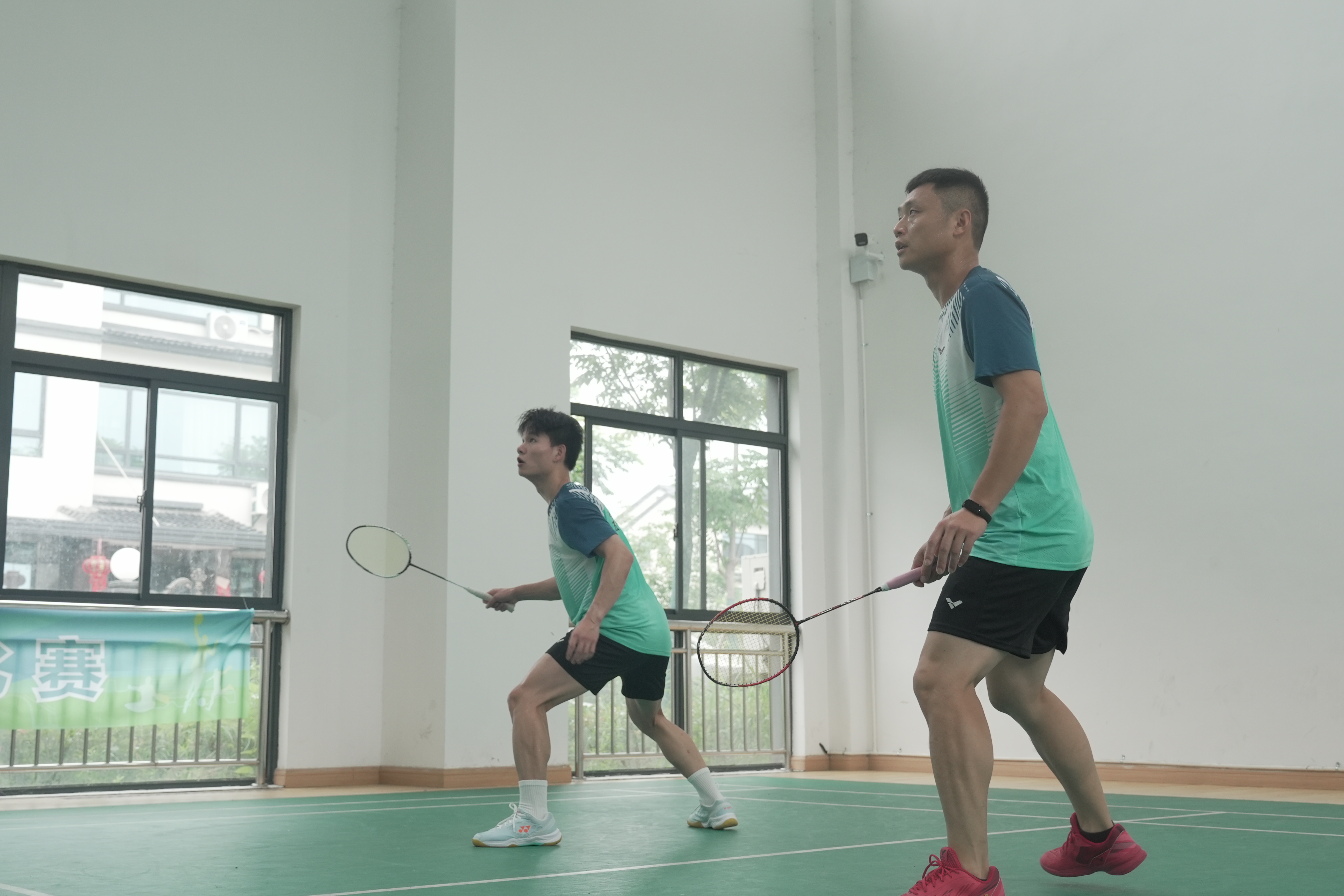 杏彩体育网页版入口-羽毛球比赛掀起狂潮，球场上的较量