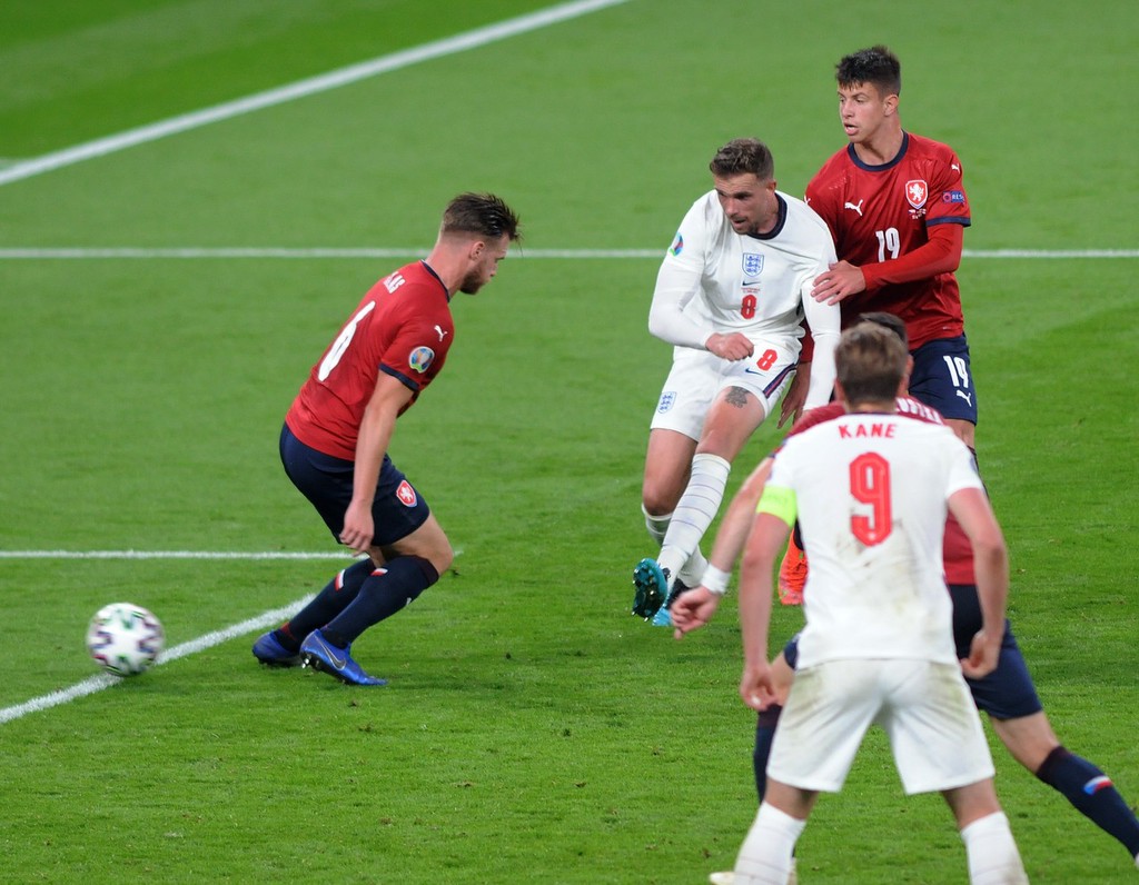 杏彩体育地址-包含英格兰绝杀捷克，拿下关键三分的词条