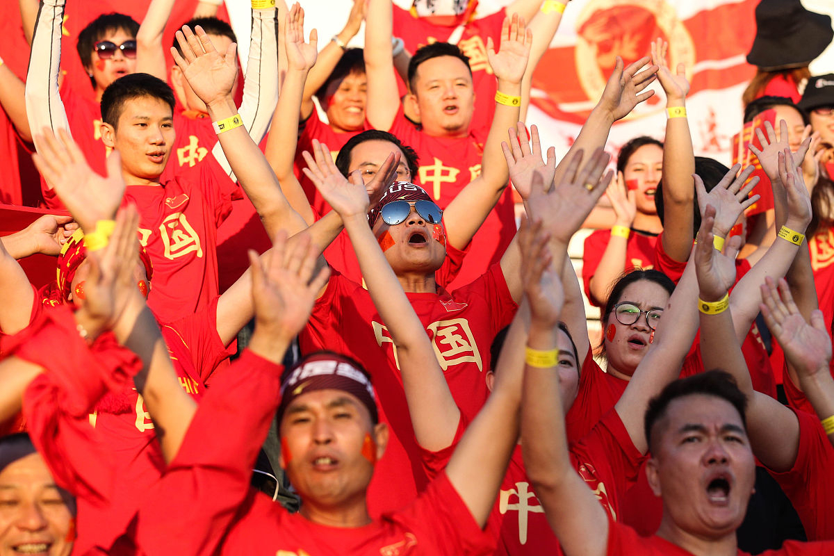 精彩比赛：一支球队取得胜利