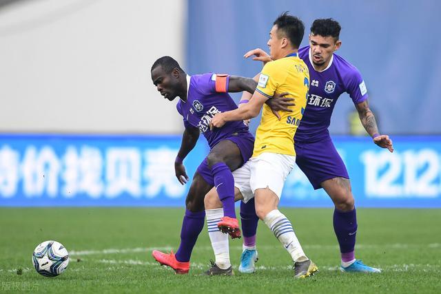 苏宁客场惨败泰达,遭遇阶段性低谷 苏宁客场惨败泰达,遭遇阶段性低谷