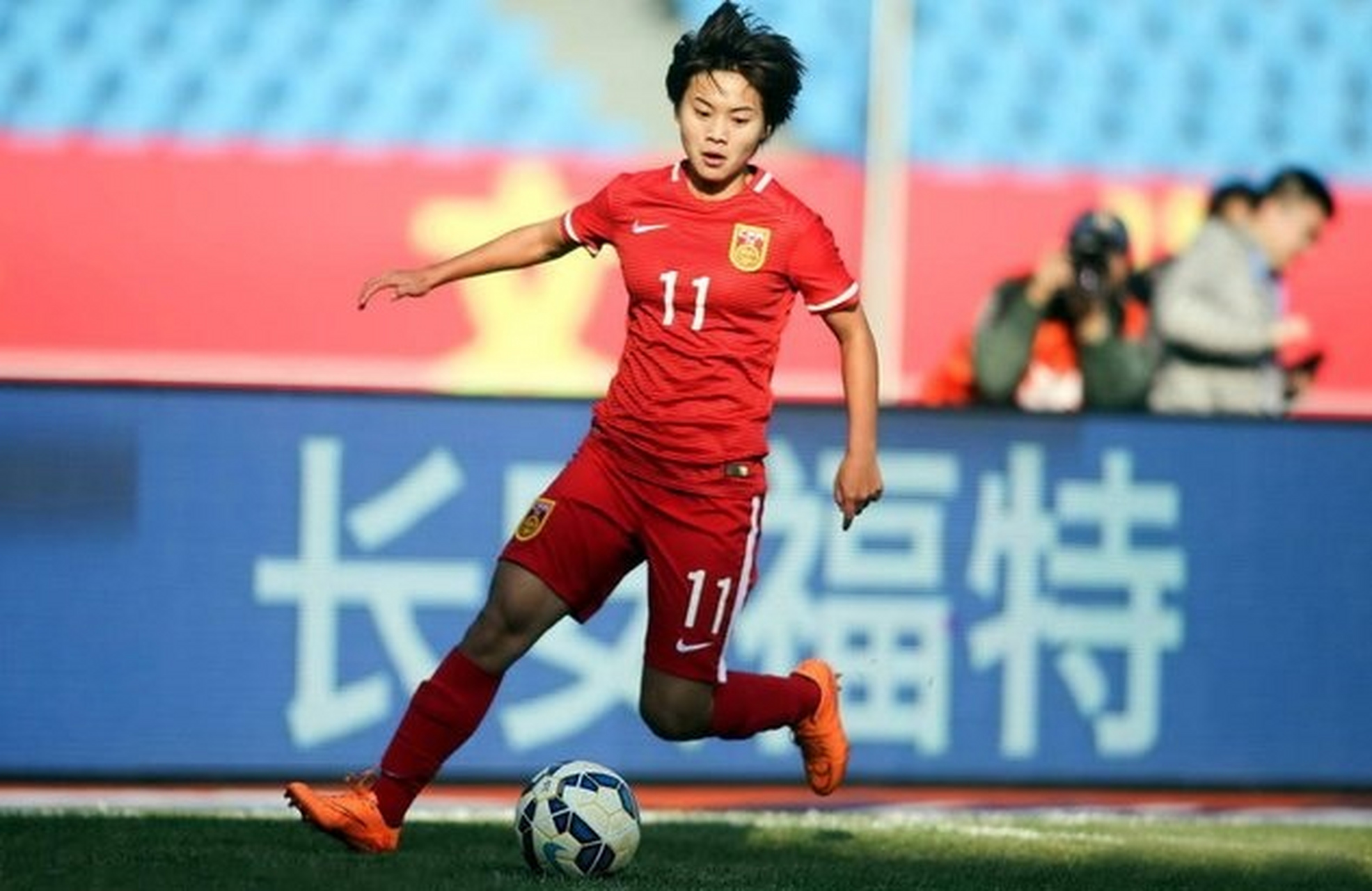 杏彩体育亚洲官网-波兰女足队员势如破竹，轻取对手